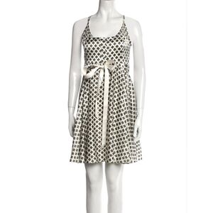 Super pretty Cinq a sept silk dress Size M